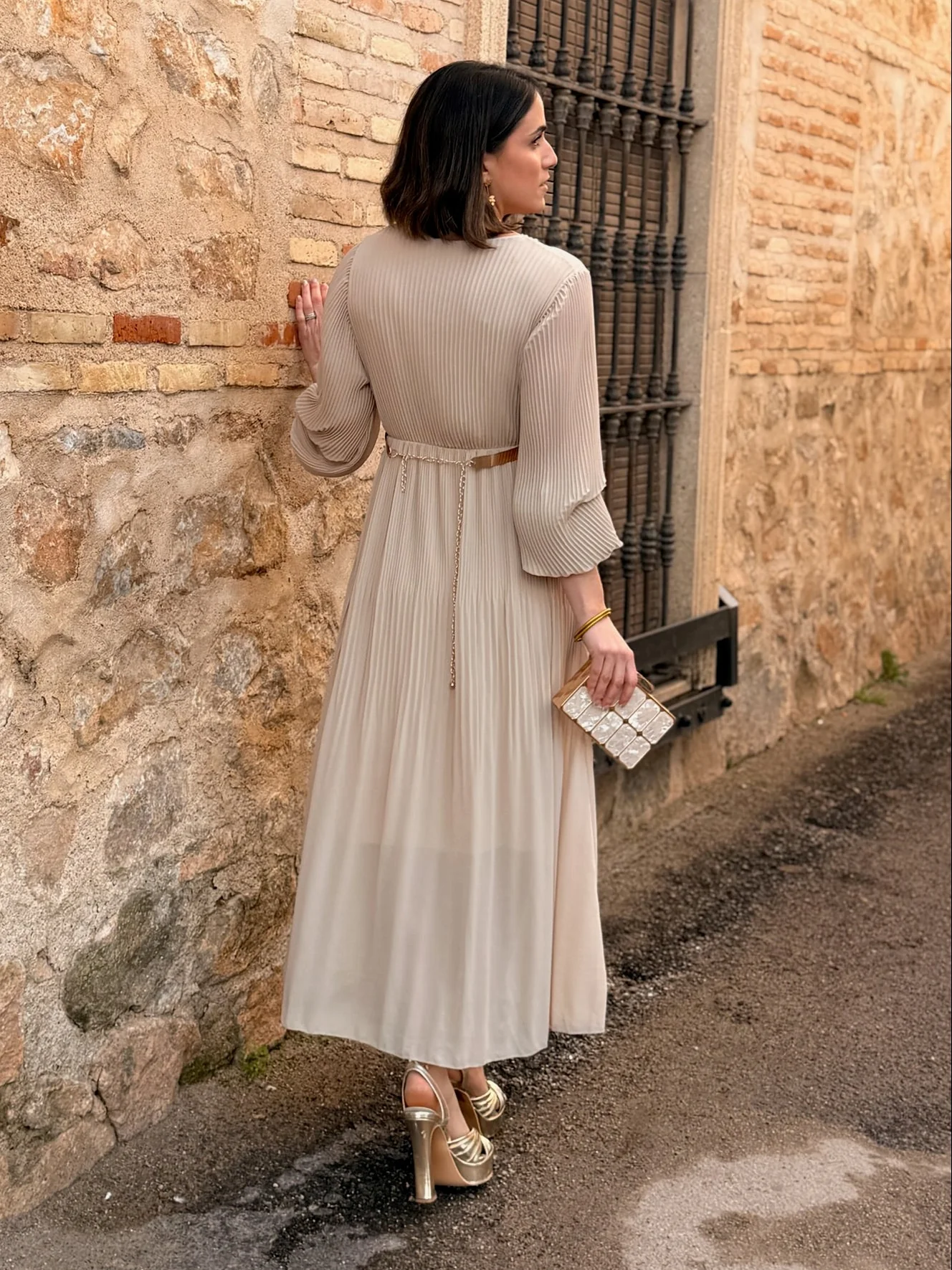 Vestido plisado beige | Catalina - Image 9